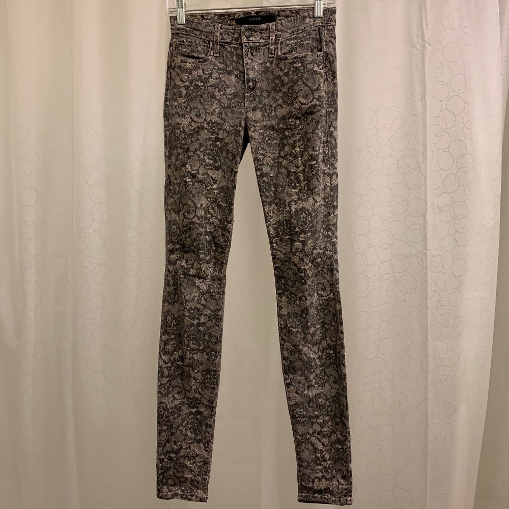 Joe’s Jeans w/ Black Chantilly Lace Print 25/0